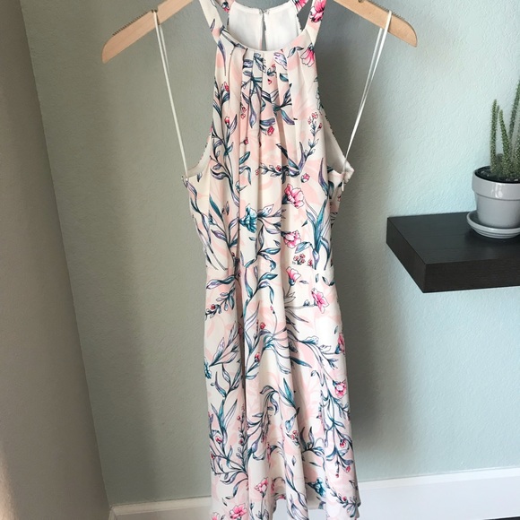Express Floral Halter Dress 🌸 - Picture 2 of 4
